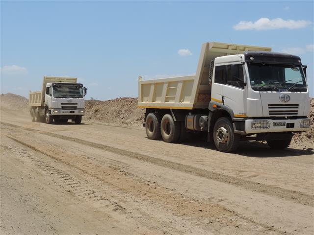 rhino-andalusite-mine2-small
