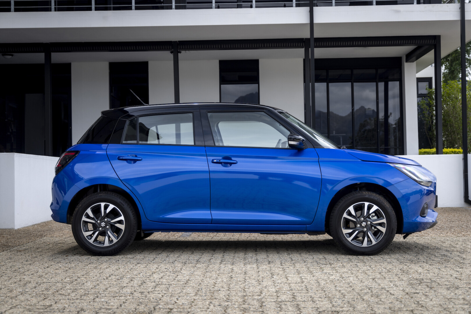 Suzuki Swift-423