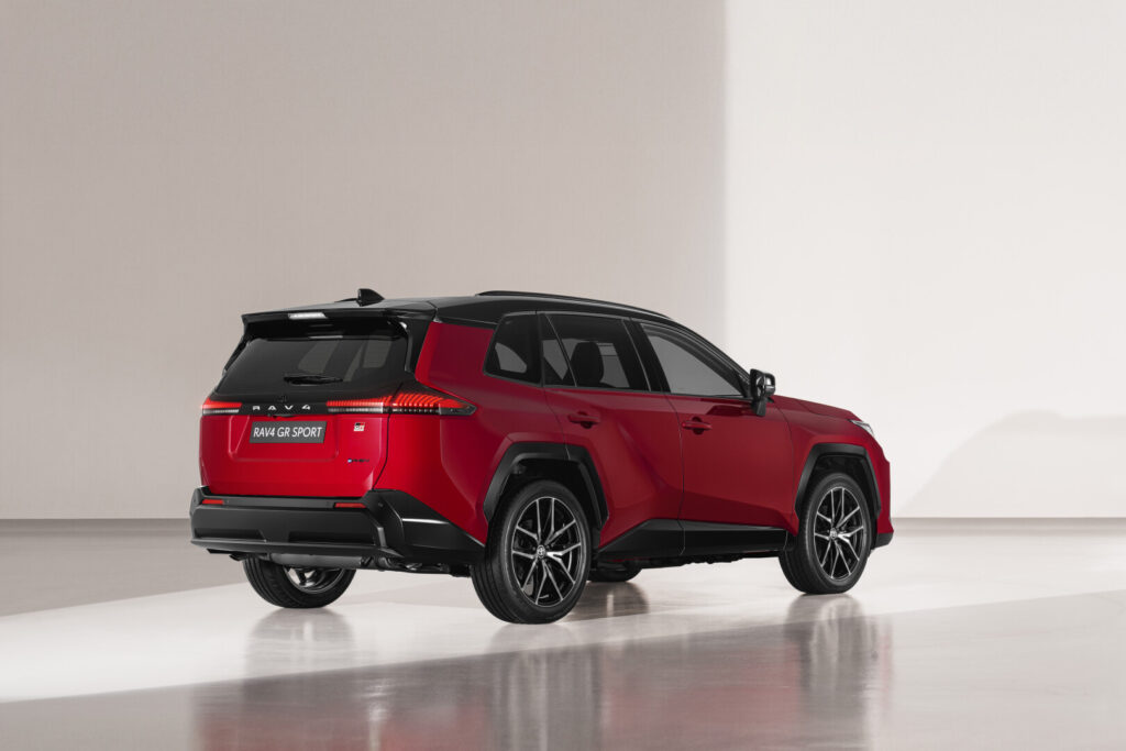 New Toyota RAV4 Makes Global Debut in Japan