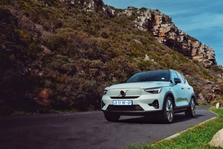 Volvo XC40 Recharge (2) (Small)