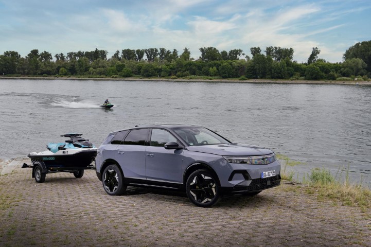 180001_Opel_528255