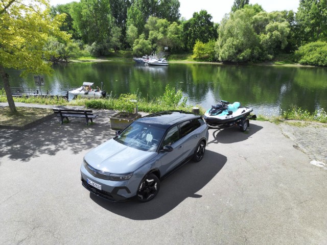 180003_Opel_528258